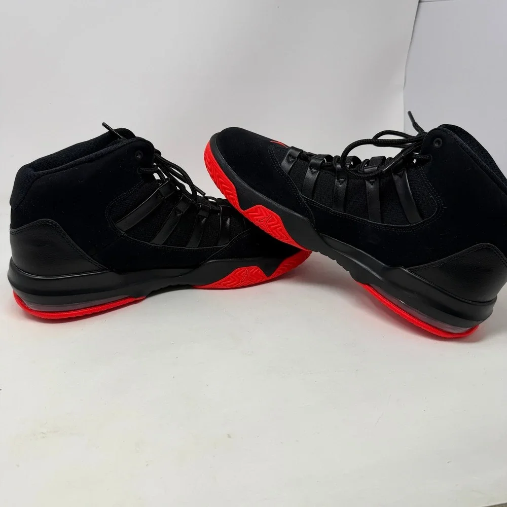 Jordan Basketball Shoes Mens 11 Max Aura 4 Black University Red AQ9084-060 EUC